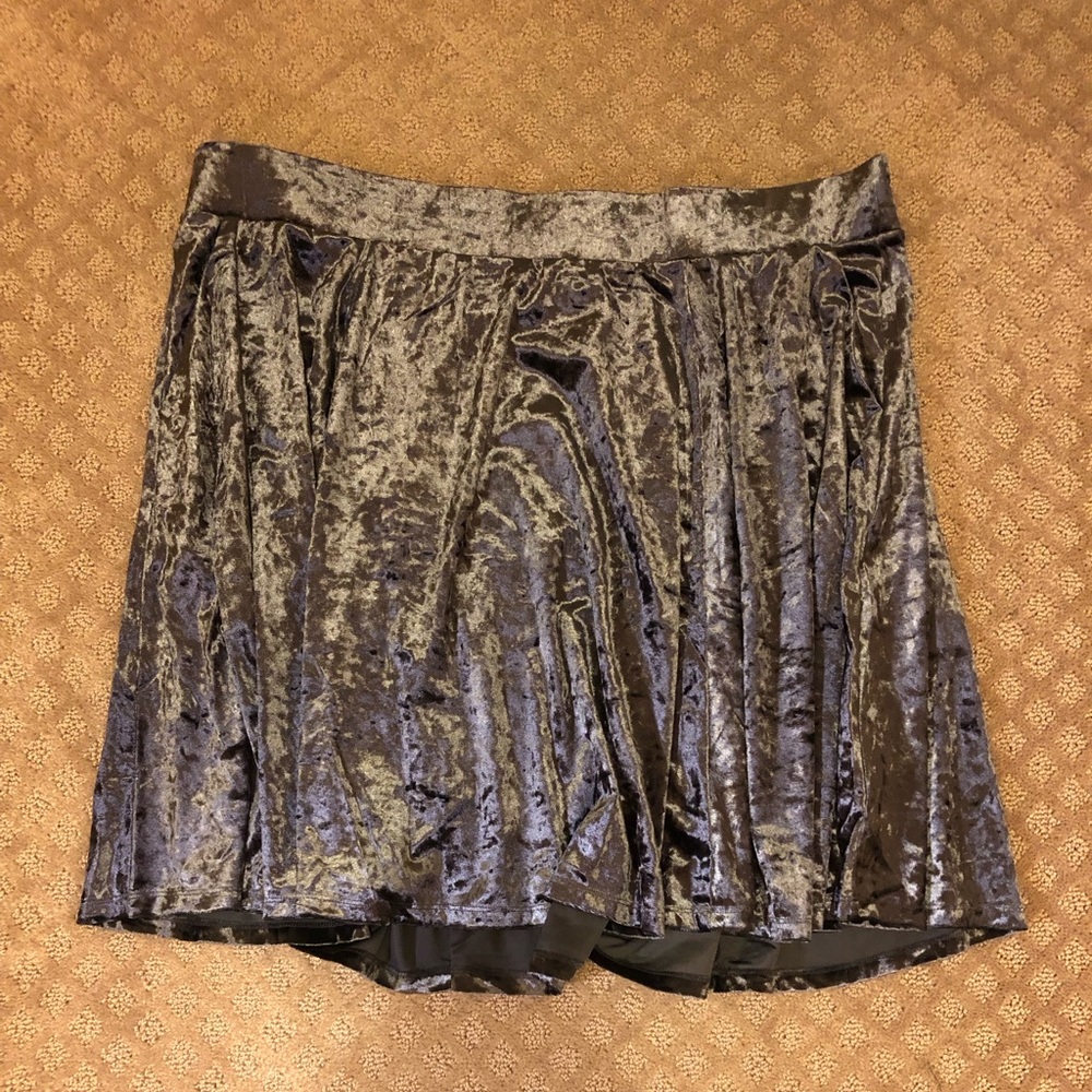 NWT Torrid Mini Velvet Skater Skirt Periscope Size 3X 22-24